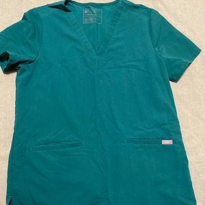 FIGS women's Hunter Green Casma™ - Three-Pocket Scrub Top - M / Hunter Green